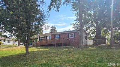 /international/us/1002-terrace-drive-festus-mo-110107781762/