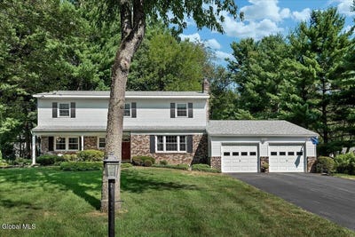 /international/us/96-appletree-lane-clifton-park-ny-110101395283/