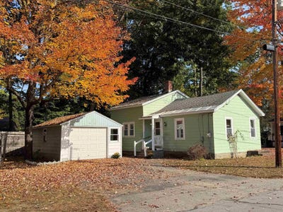 /international/us/87-pinehurst-avenue-keene-nh-110120136652/