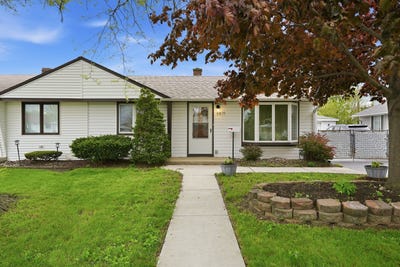 /international/us/8871-s-beck-place-hometown-il-110107747991/