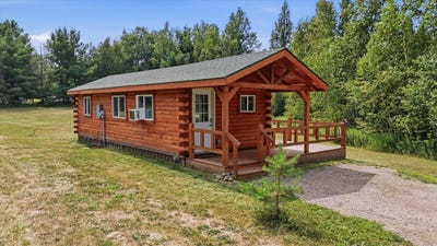 /international/us/61633-norway-spruce-road-finlayson-mn-110109843673/