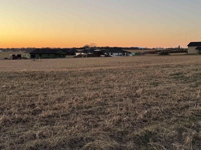 /international/us/1680-highland-hills-sioux-center-ia-110106848892/
