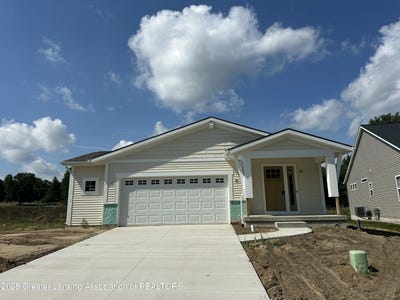 /international/us/14020-pristine-court-dewitt-mi-110098936400/