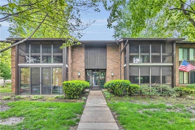 /international/us/22954-maple-ridge-road-north-olmsted-oh-110108061335/