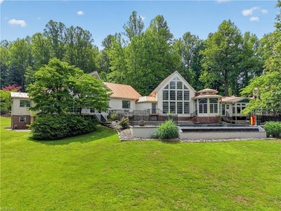 /international/us/6360-tennis-court-culpeper-va-110108783697/