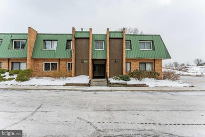 /international/us/1602-meadowview-lane-mont-clare-pa-110105727196/