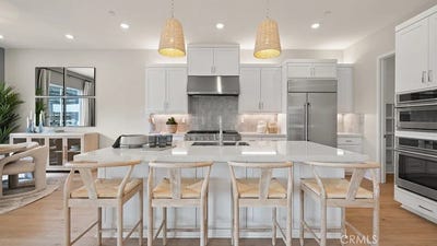 /international/us/641-eureka-drive-santa-paula-ca-110120552779/