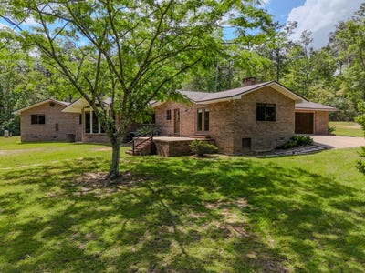 /international/us/1186-pine-forest-road-chipley-fl-110107572394/