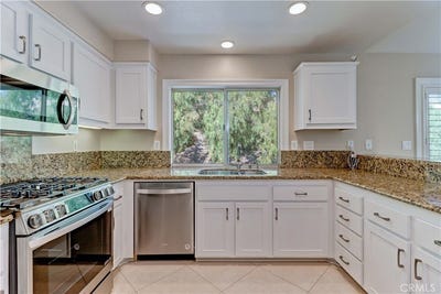 /international/us/15-embassy-place-lake-forest-ca-110097645134/?lang=en