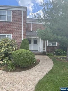 /international/us/400-esplanade-hackensack-nj-110108443974/