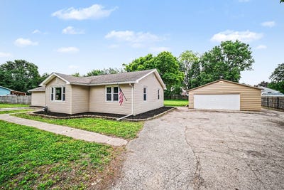 /international/us/936-old-indian-trail-aurora-il-110108478676/