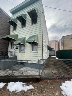 /international/us/22-woodland-avenue-jersey-city-nj-110106783322/