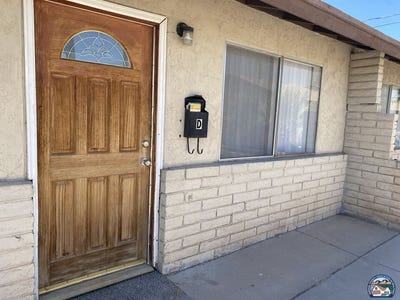 /international/us/1888-s-4th-st-el-centro-ca-110108494294/