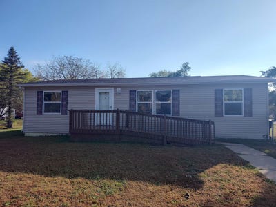 /international/us/109-s-4th-street-avoca-wi-110102886292/