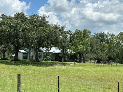 /international/us/725-post-oak-st-goliad-tx-110091957158/?lang=zh-tw