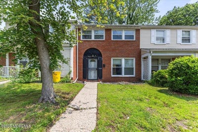 /international/us/4-roanoke-court-willingboro-nj-110100091557/
