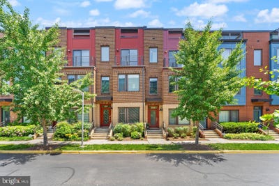 /international/us/2981-stella-blue-lane-fairfax-va-110108716193/