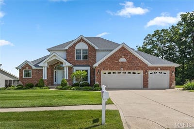 /international/us/33-bear-creek-drive-wentzville-mo-110108382432/