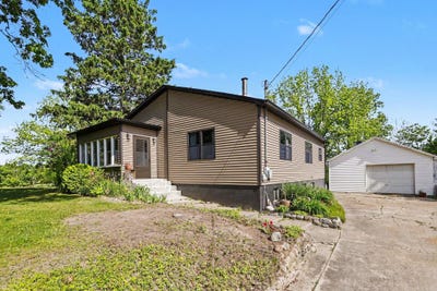 /international/us/9007-lake-road-berrien-center-mi-110108354138/