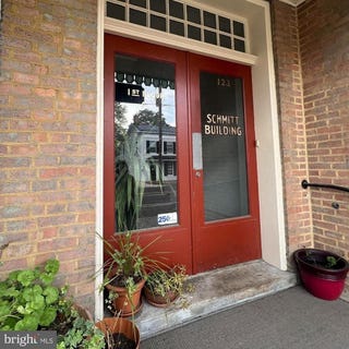/international/us/121-n-main-street-woodstock-va-110099159471/?lang=zh-tw