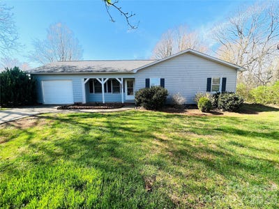 /international/us/1369-little-road-newton-nc-110107403747/