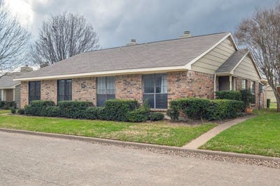 /international/us/1805-w-spring-creek-parkway-plano-tx-110106350411/
