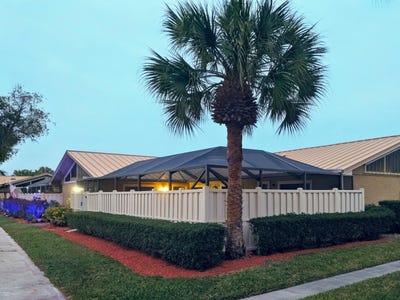 /international/us/5513-eagle-lake-drive-palm-beach-gardens-fl-110107226008/