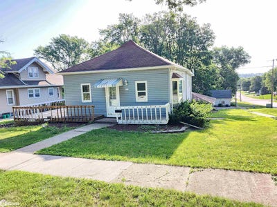 /international/us/411-court-street-ida-grove-ia-110098309976/