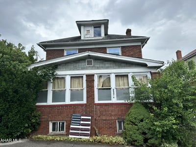 /international/us/217-e-bell-avenue-altoona-pa-110100779646/