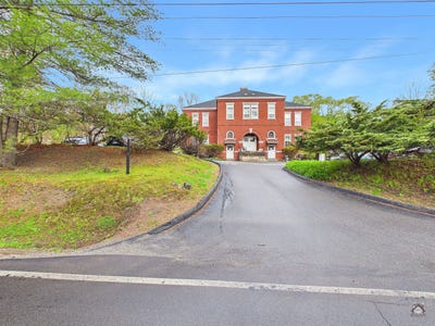 /international/us/85-middle-street-hallowell-me-110108145748/