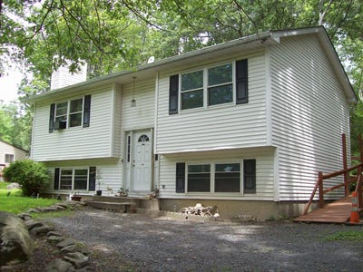 /international/us/139-davis-circle-bushkill-pa-110100848954/
