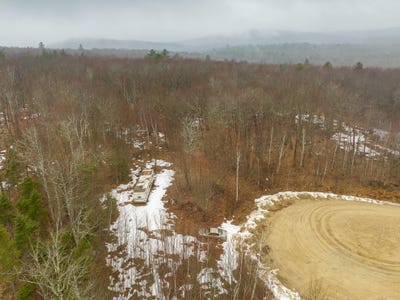/international/us/81-dakin-lane-hartford-me-110107401577/