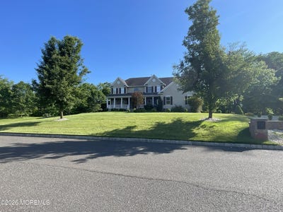 /international/us/15-hope-drive-millstone-nj-110108441347/