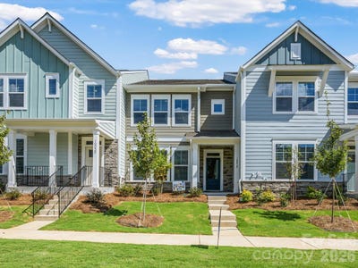 /international/us/10028-mamillion-drive-huntersville-nc-110107879711/