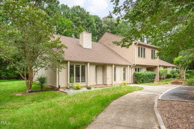 /international/us/124-woodbridge-lane-chapel-hill-nc-110100564742/