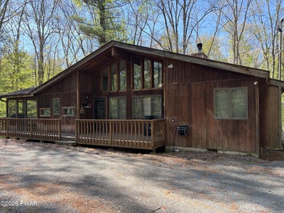 /international/us/130-lakeview-terrace-hawley-pa-110108208992/