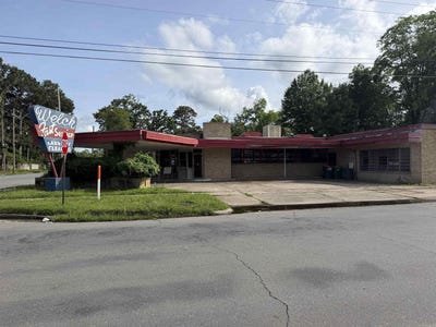 /international/us/1300-s-cherry-street-pine-bluff-ar-110108438813/