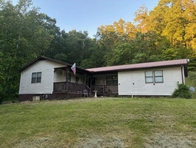 /international/us/567-gilkerson-br-rd-prichard-wv-110108532226/