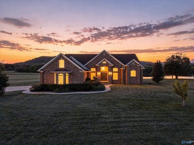/international/us/95-cedar-trace-drive-hartselle-al-110120114593/