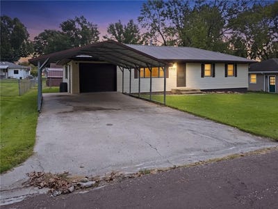 /international/us/1717-fairchild-street-chillicothe-mo-110110379350/