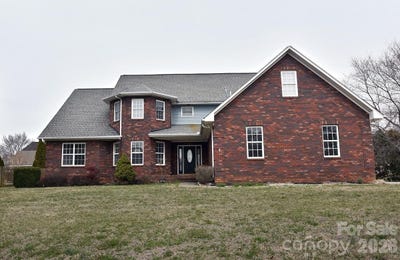 /international/us/1203-edgewater-court-salisbury-nc-110106057384/