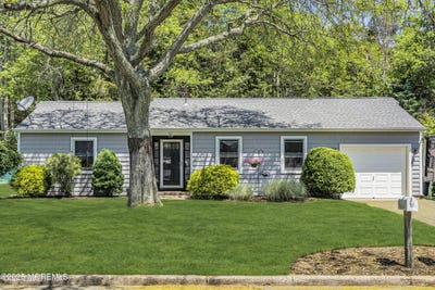 /international/us/16-bayberry-drive-lanoka-harbor-nj-110099601746/