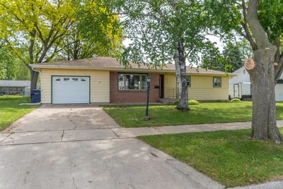 /international/us/216-n-willard-avenue-janesville-wi-110099701732/