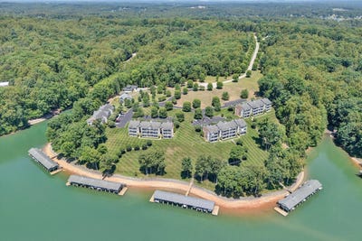 /international/us/295-s-pointe-shore-dr-moneta-va-110108773712/