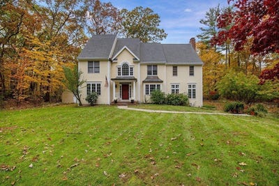 /international/us/9-fletcher-st-plainville-ma-110106534149/