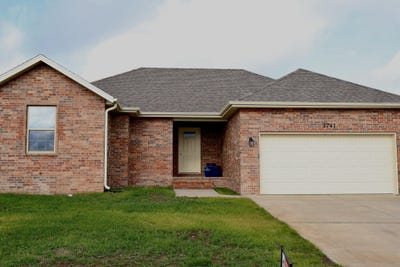 /international/us/3741-w-freeman-street-bolivar-mo-110108015891/