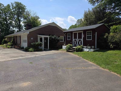 /international/us/1377-floyd-highway-floyd-va-110119986140/
