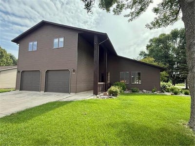 /international/us/517-sunrise-boulevard-redwood-falls-mn-110101062440/