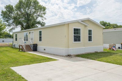 /international/us/125-kingsway-dr-north-mankato-mn-110094380995/