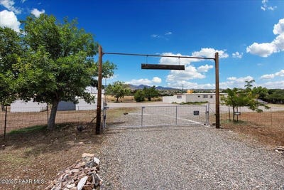 /international/us/2900-holiday-drive-dewey-humboldt-az-110099459758/